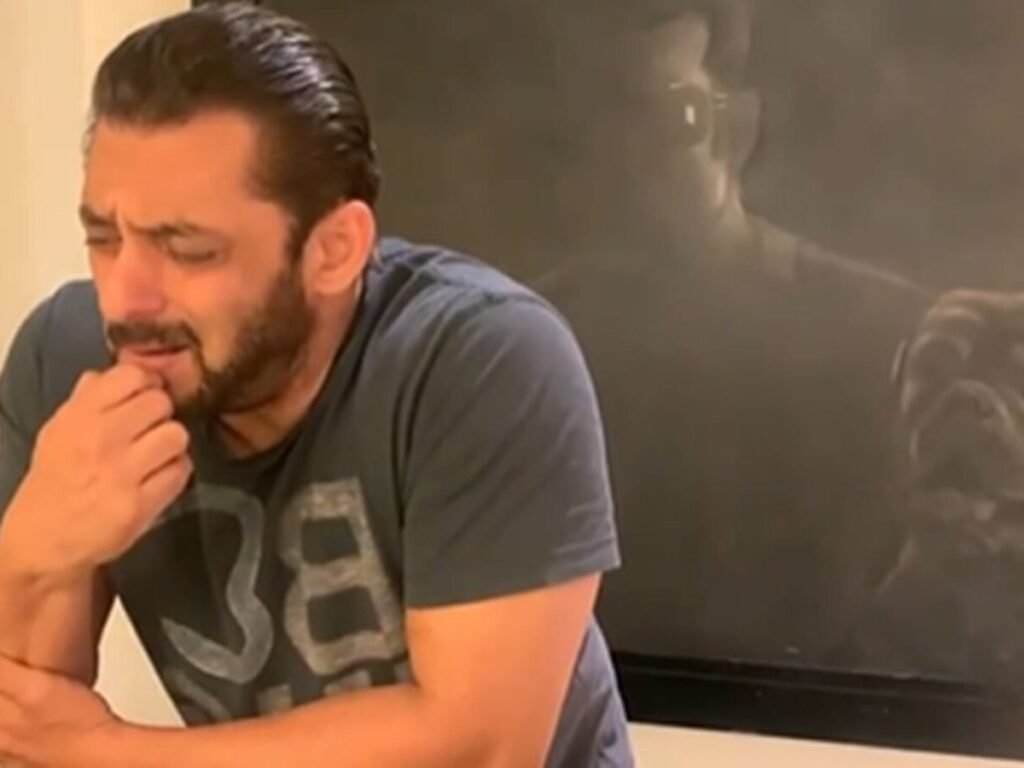 Salman Khan sings the song 'Lag Ja Gale' by remembering Lata Mangeshkar